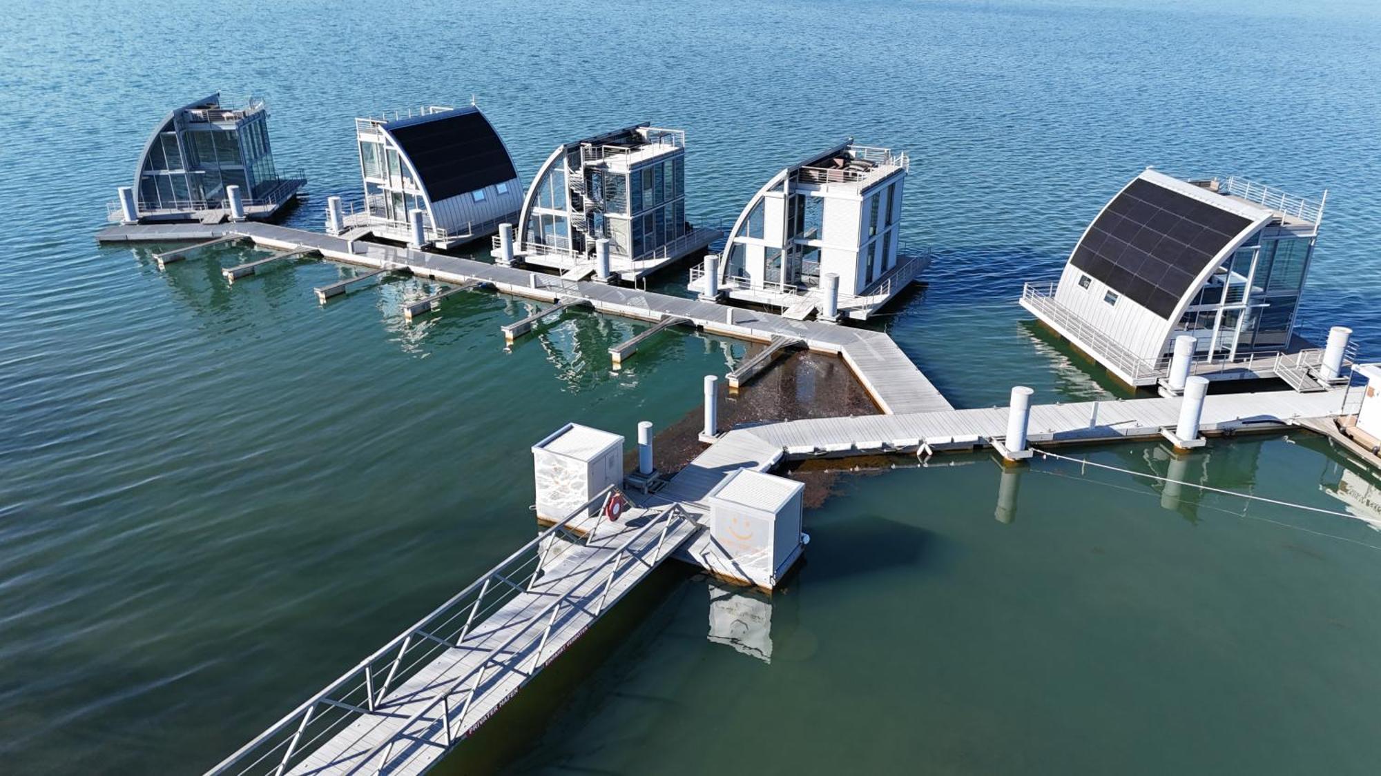Schwimmendes Ferienhaus Sky Elsterheide Dış mekan fotoğraf